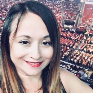 Meet your Posher, Roxana